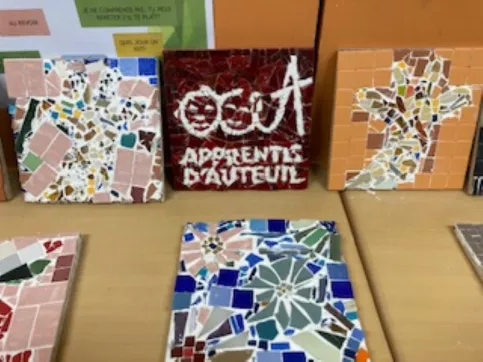 Exposition des tableaux en mosaïque