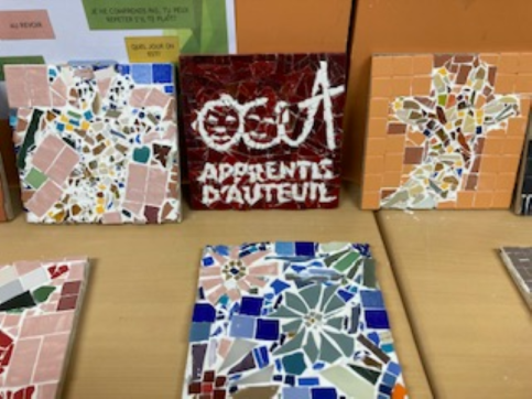 Exposition des tableaux en mosaïque